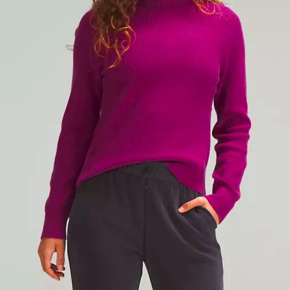 Chic Dark Pink Turtleneck Sweater